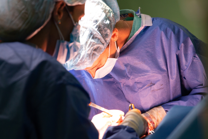 Profesionales en quirófano